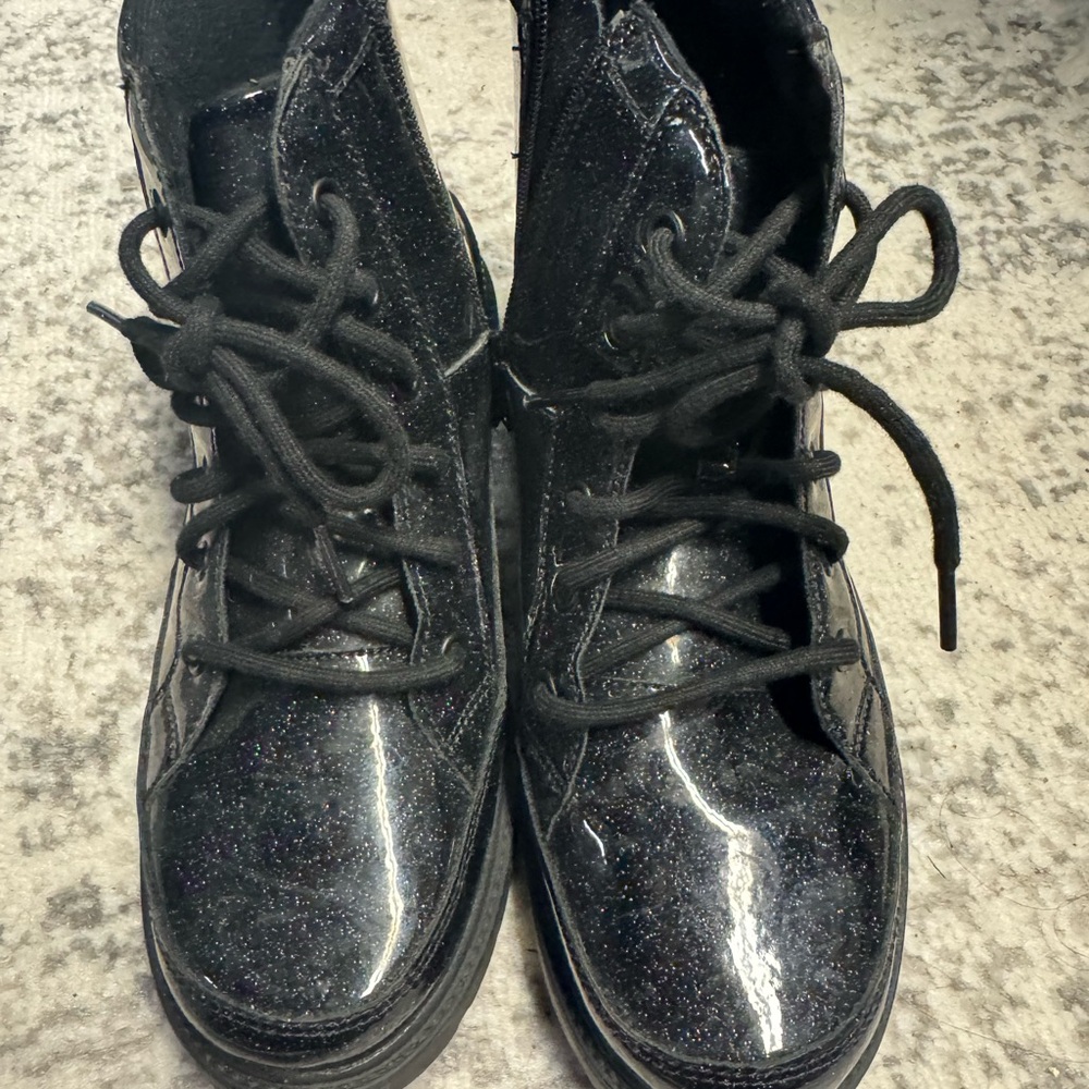 Ugg rain boots with some sparkle size 8
